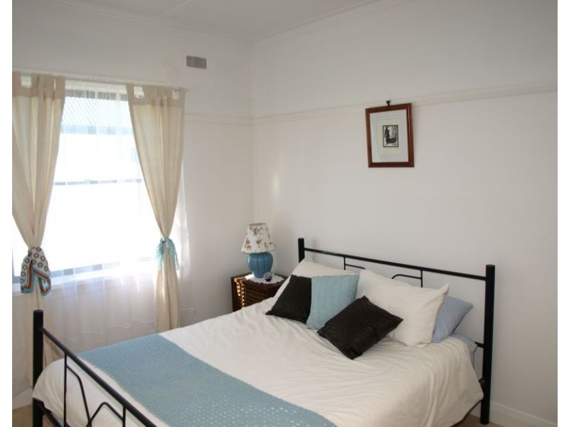 7 Hillview Road, Goulburn NSW 2580