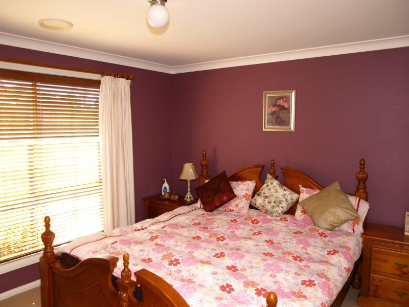 8 Amber Court, Goulburn NSW 2580