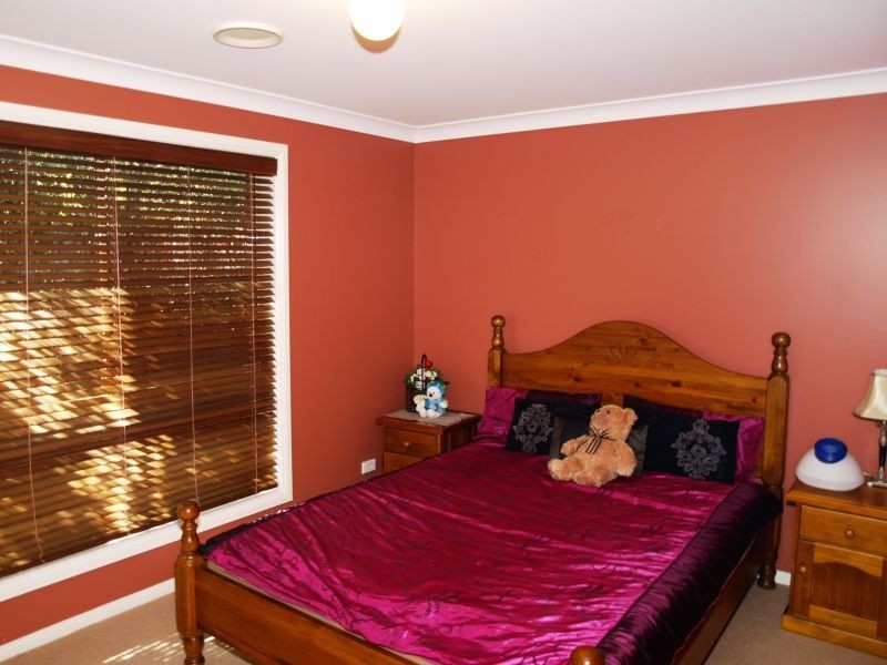 8 Amber Court, Goulburn NSW 2580