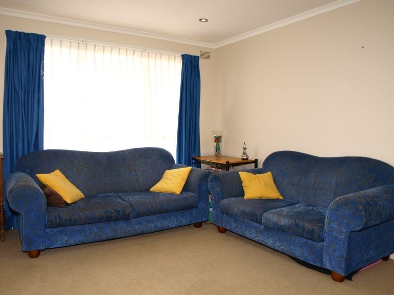 24 Caoura Crescent, Goulburn NSW 2580