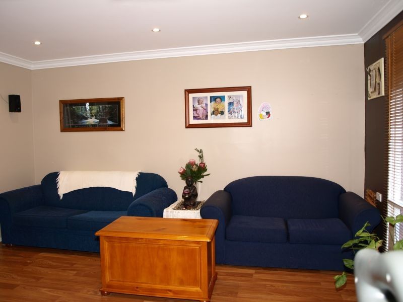 15 Caoura Crescent, Goulburn NSW 2580