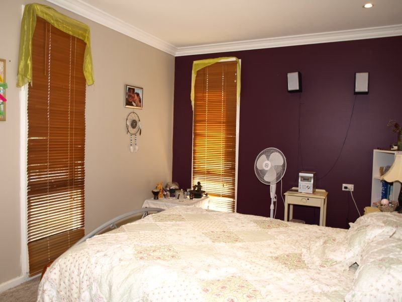 15 Caoura Crescent, Goulburn NSW 2580