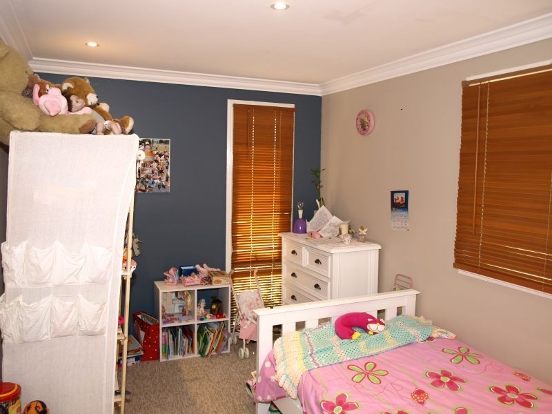 15 Caoura Crescent, Goulburn NSW 2580