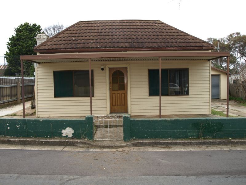 13 Erith Street, Goulburn NSW 2580