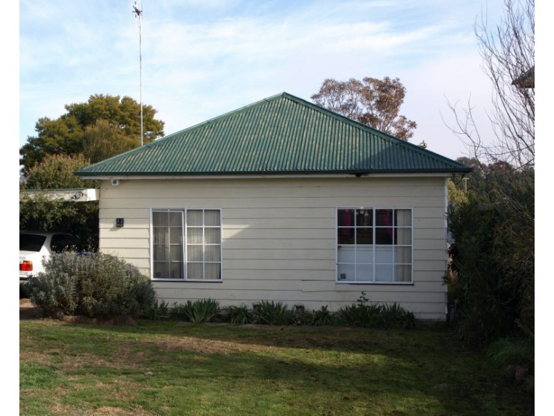 32 Kenmore Street, Goulburn NSW 2580