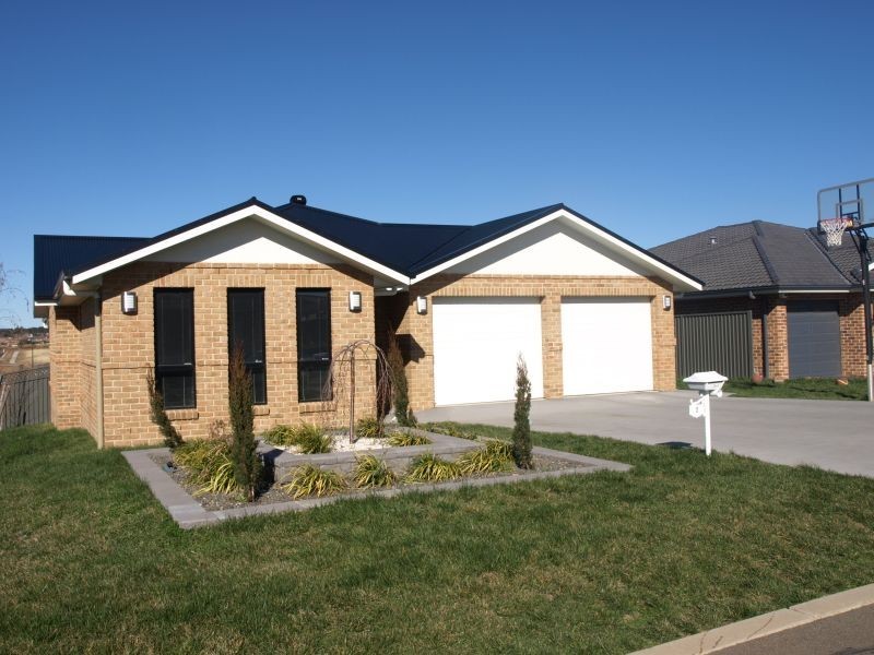 2 Hazelwood Place, Goulburn NSW 2580