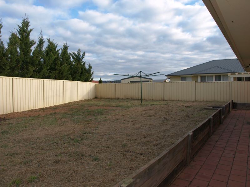 28 Crestwood Drive, Goulburn NSW 2580