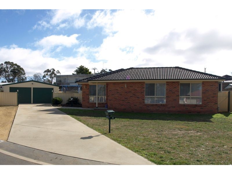 3 Willow Grove Place, Goulburn NSW 2580