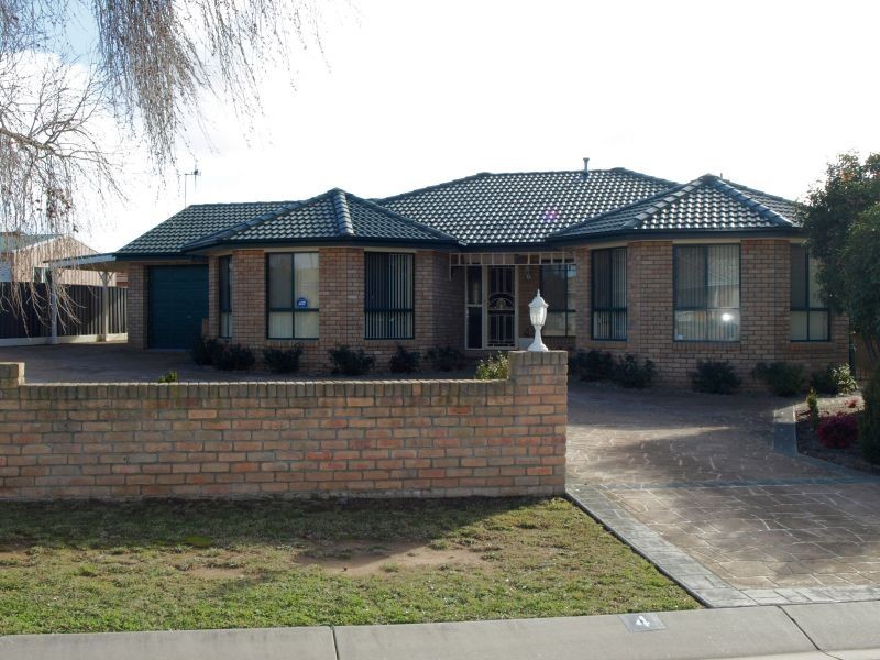 4 Paradise Place, Goulburn NSW 2580