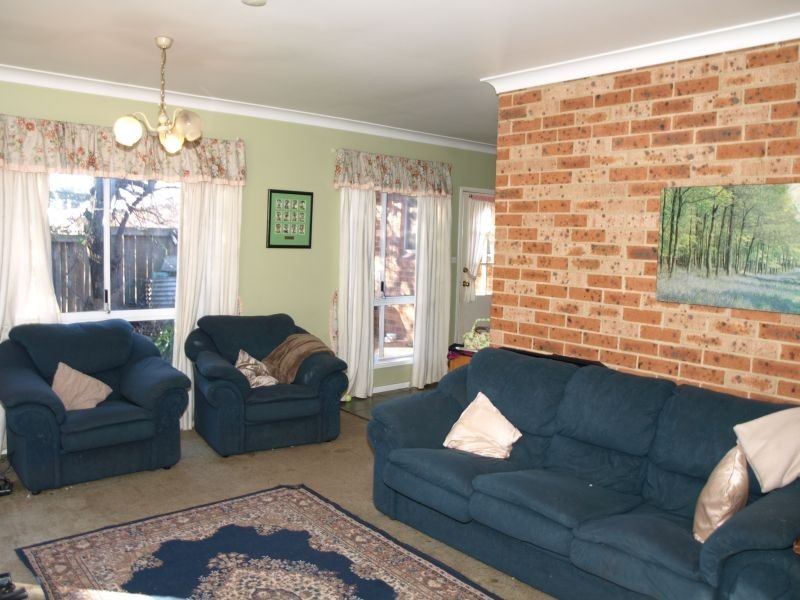 8 Emma Street, Goulburn NSW 2580