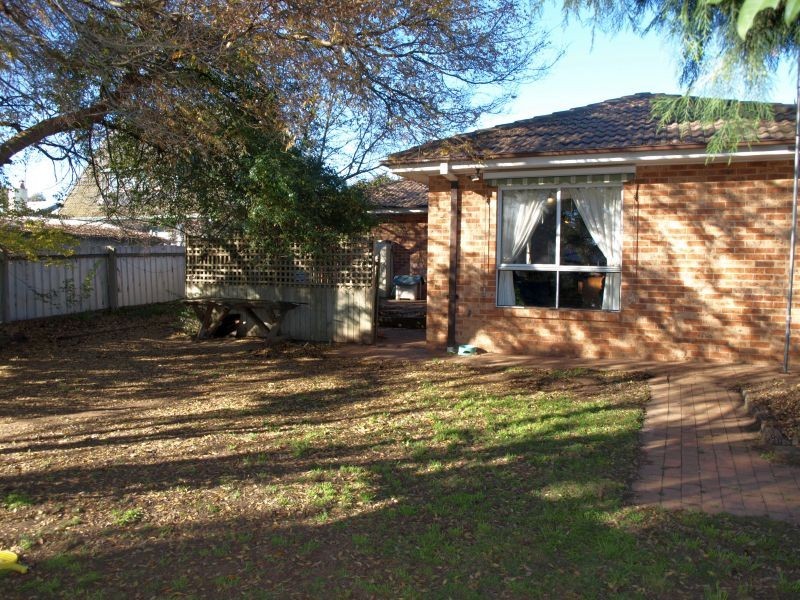 8 Emma Street, Goulburn NSW 2580