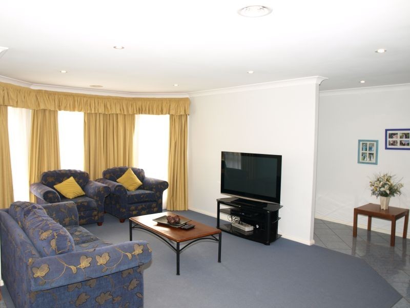 16 Amber Court, Goulburn NSW 2580