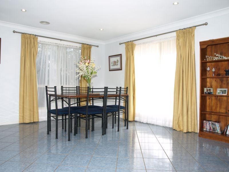 16 Amber Court, Goulburn NSW 2580