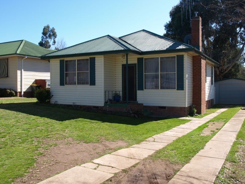33 Wyatt Street, Goulburn NSW 2580