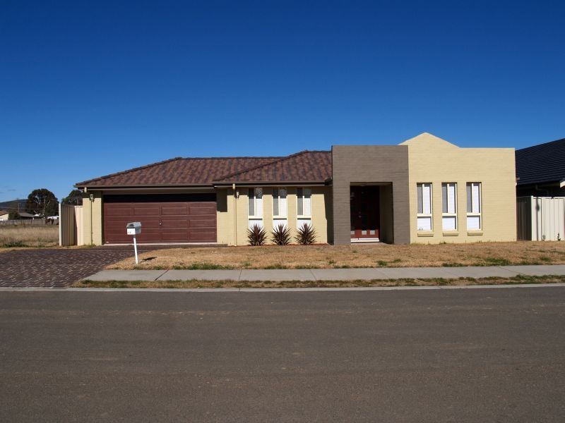 17 Wright Place, Goulburn NSW 2580