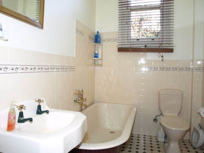 210 Cowper Street, Goulburn NSW 2580