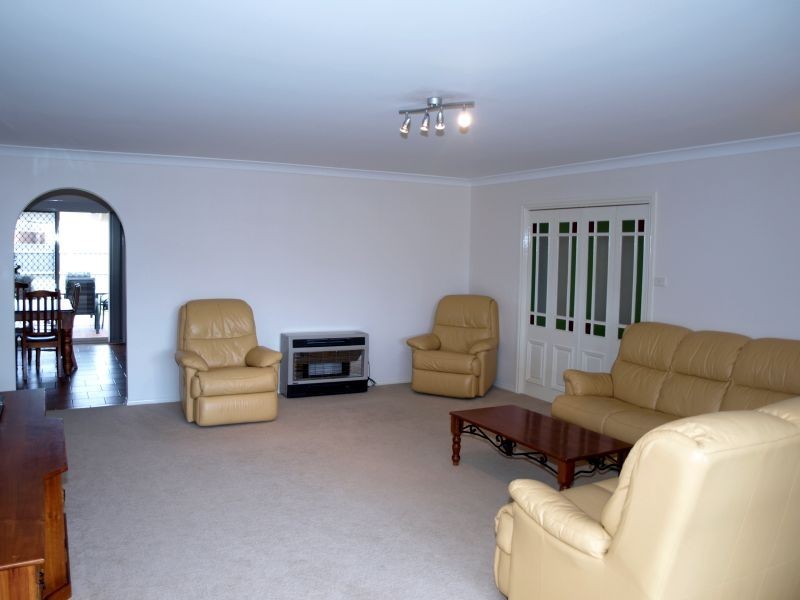 16 Paradise Place, Goulburn NSW 2580