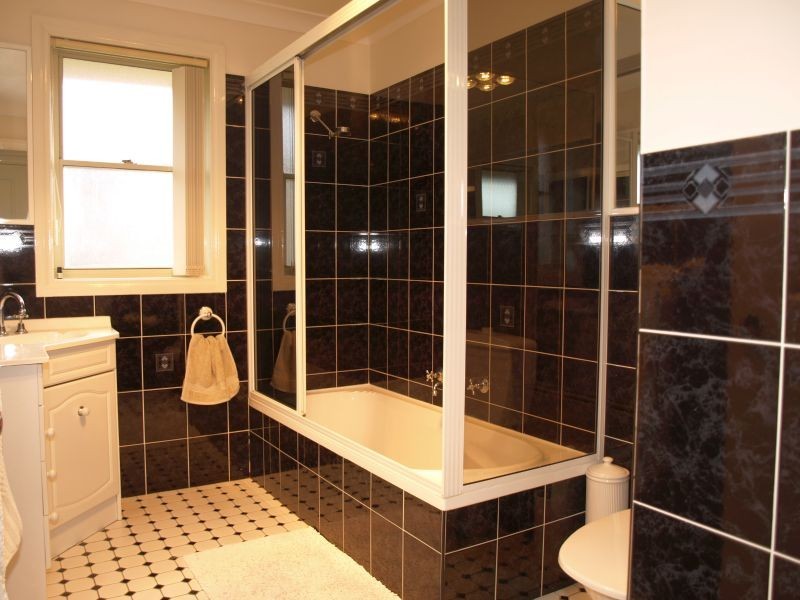 16 Paradise Place, Goulburn NSW 2580