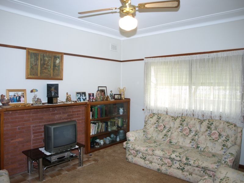 27 Robinson Street, Goulburn NSW 2580