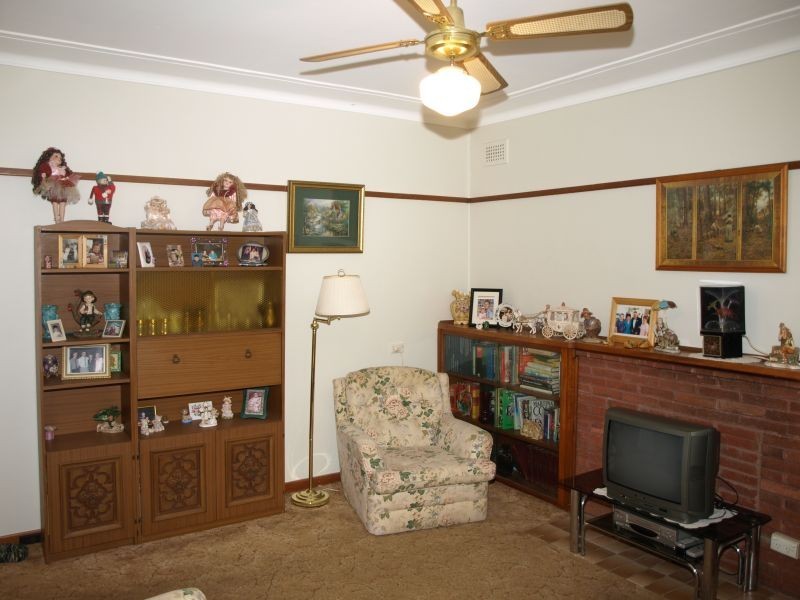 27 Robinson Street, Goulburn NSW 2580