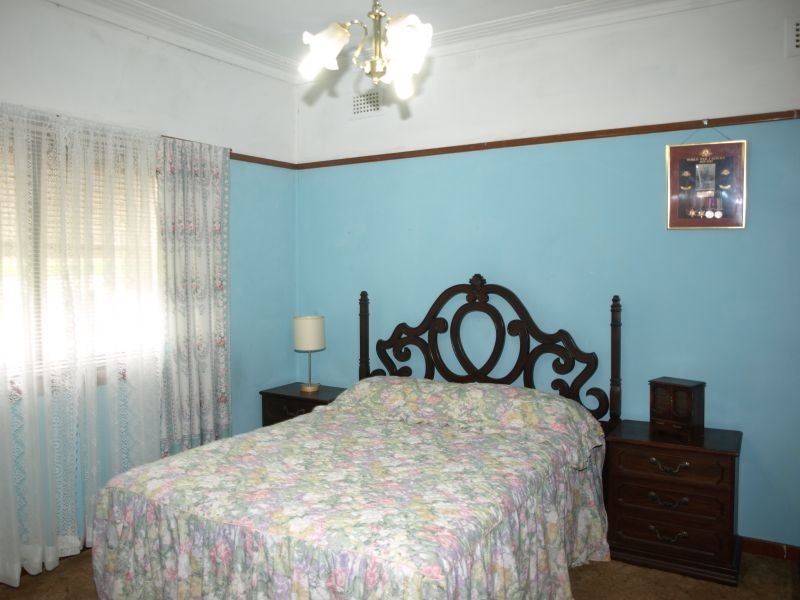27 Robinson Street, Goulburn NSW 2580
