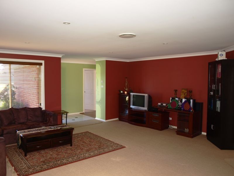 8 Amber Court, Goulburn NSW 2580