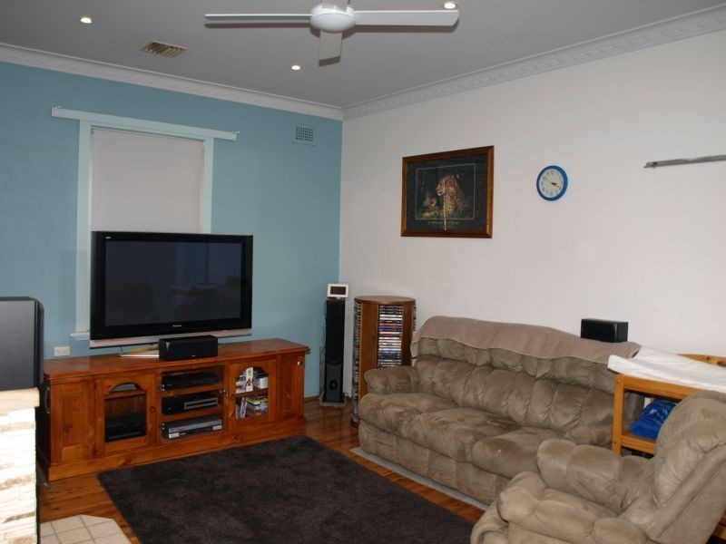 24 Walker Street, Goulburn NSW 2580
