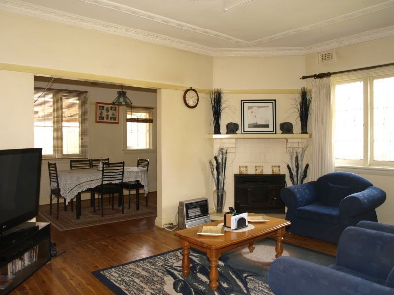 81 Clinton Street, Goulburn NSW 2580
