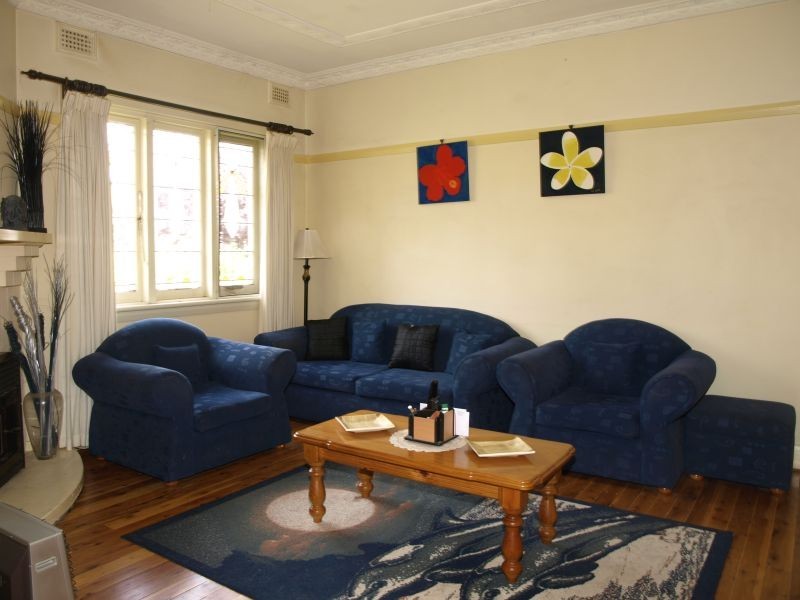 81 Clinton Street, Goulburn NSW 2580