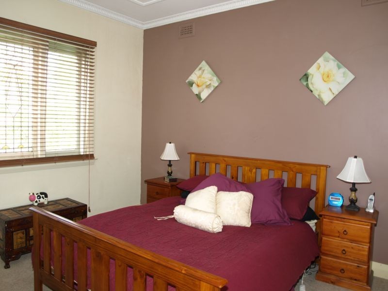 81 Clinton Street, Goulburn NSW 2580