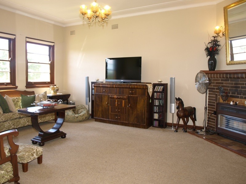 18 Belmore Street, Goulburn NSW 2580
