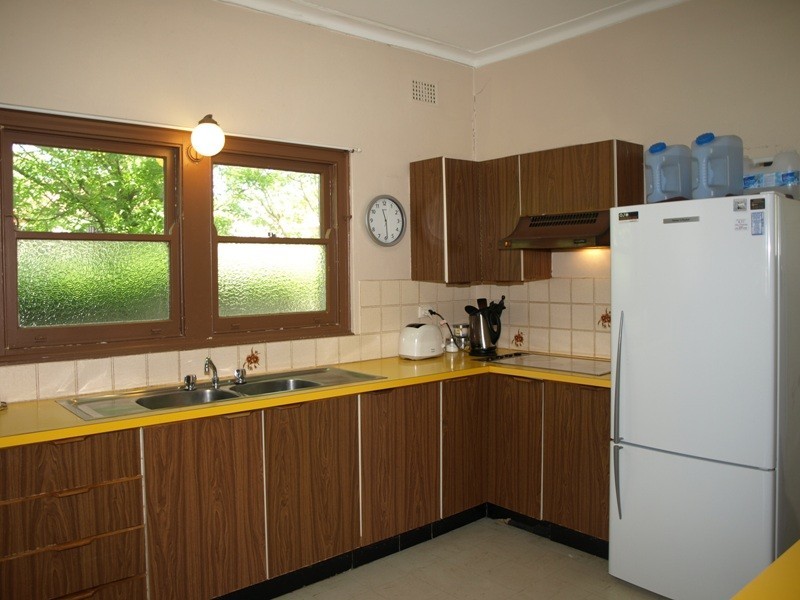 18 Belmore Street, Goulburn NSW 2580