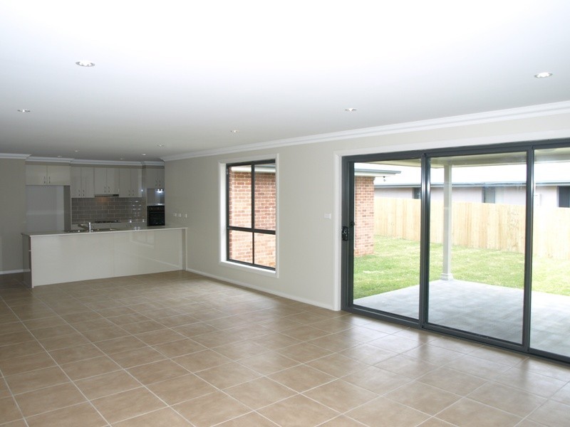 37 McGuire Drive, Goulburn NSW 2580