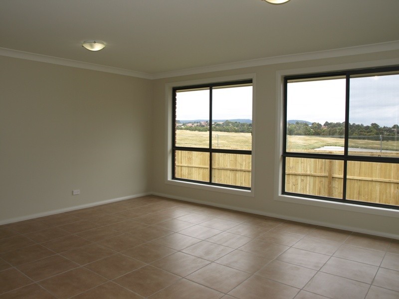 37 McGuire Drive, Goulburn NSW 2580