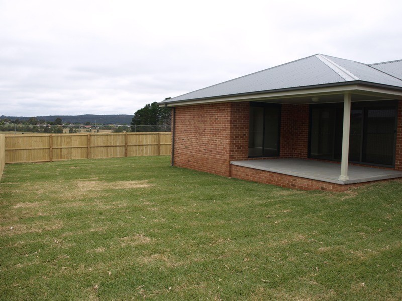 37 McGuire Drive, Goulburn NSW 2580