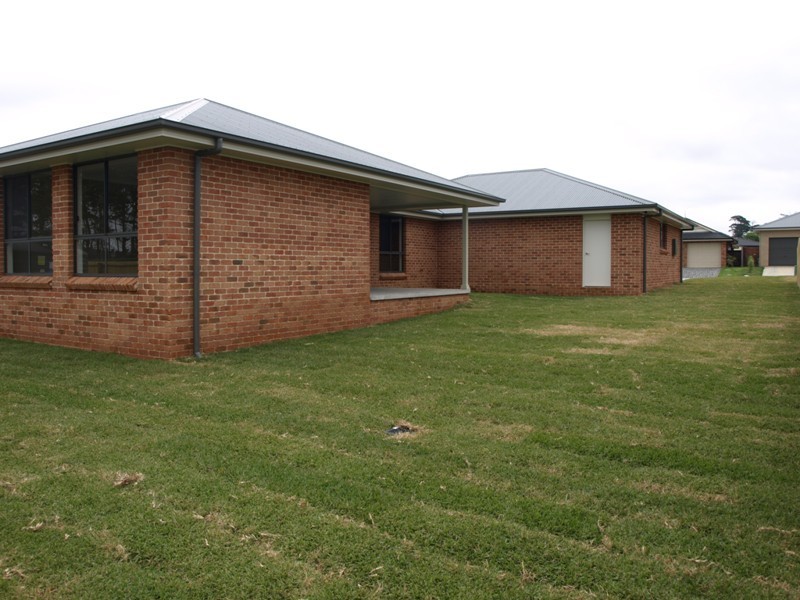 37 McGuire Drive, Goulburn NSW 2580