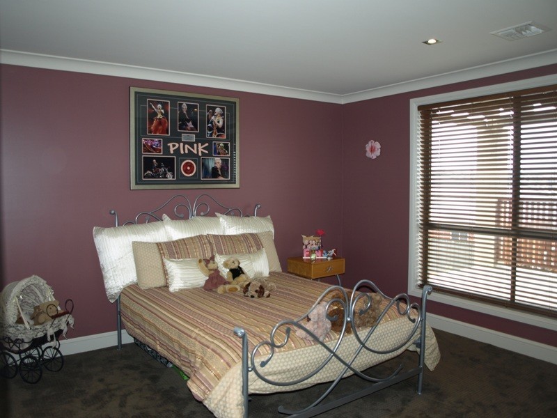 22 Melliodora Drive, Goulburn NSW 2580