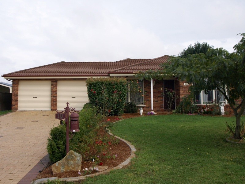 10 Paradise Place, Goulburn NSW 2580