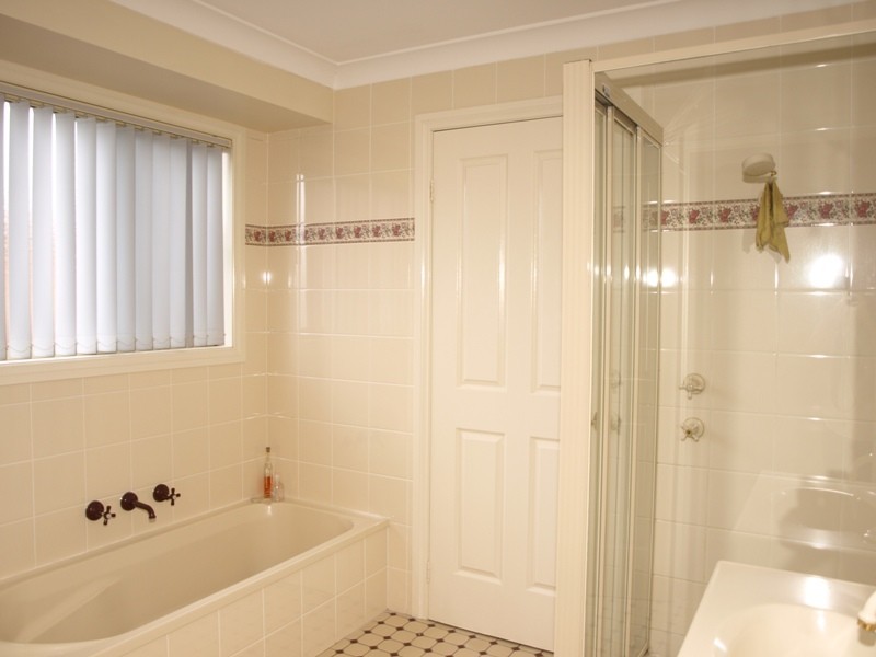 10 Paradise Place, Goulburn NSW 2580