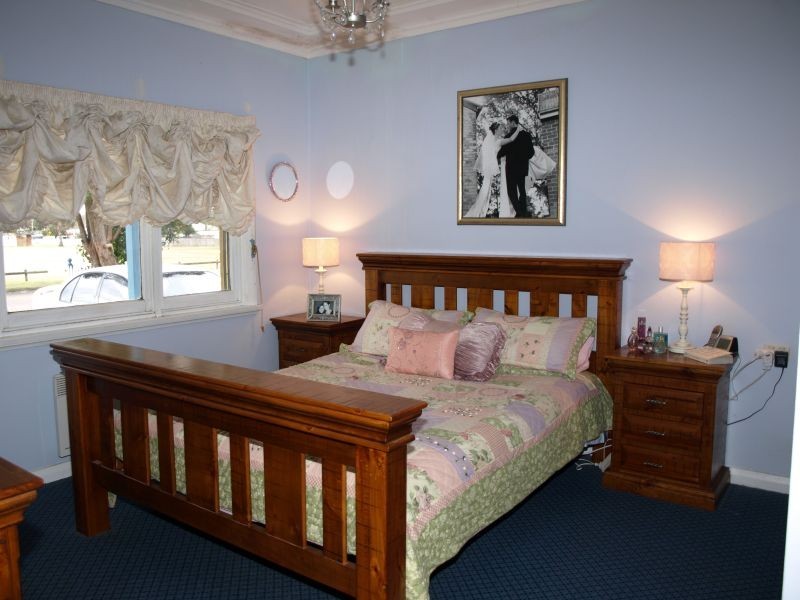 12 Neville Street, Goulburn NSW 2580