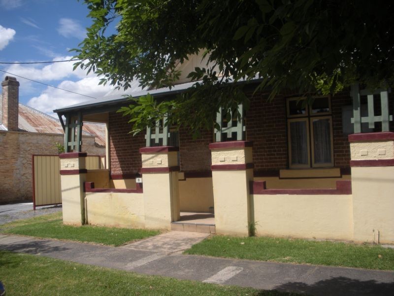 8 Lithgow Street, Goulburn NSW 2580