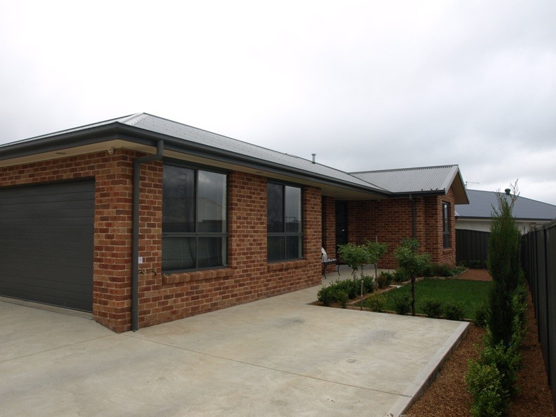 9 Benjamin Place, Goulburn NSW 2580