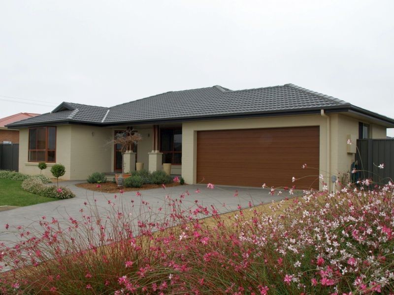 11 Hazelwood Place, Goulburn NSW 2580