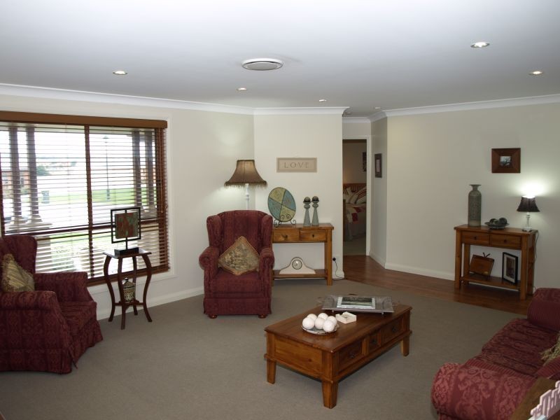 11 Hazelwood Place, Goulburn NSW 2580