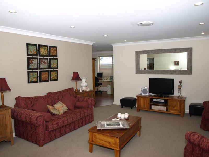 11 Hazelwood Place, Goulburn NSW 2580