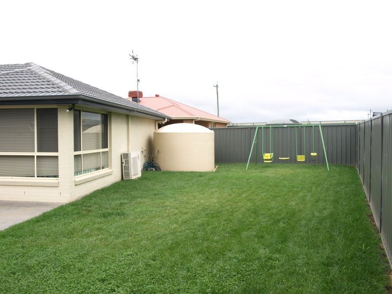 11 Hazelwood Place, Goulburn NSW 2580