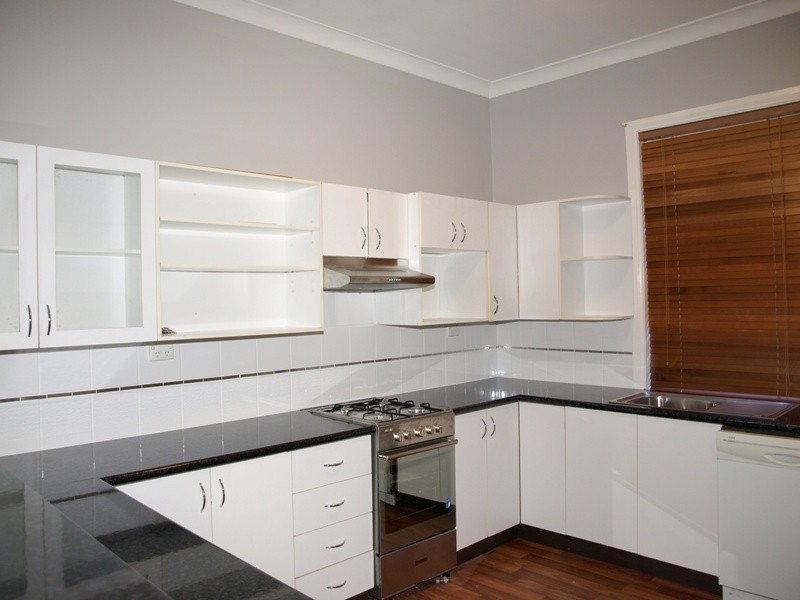 4 Glebe Avenue, Goulburn NSW 2580