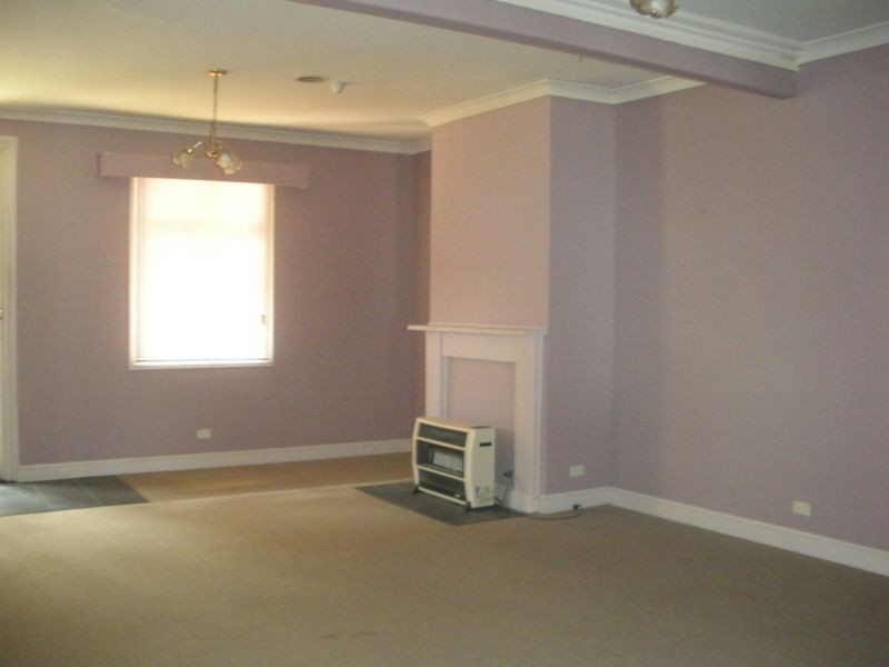 10 Lithgow Street, Goulburn NSW 2580