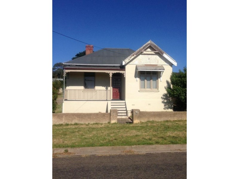 37 Emma Street, Goulburn NSW 2580