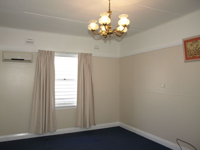 9 Hillview Road, Goulburn NSW 2580